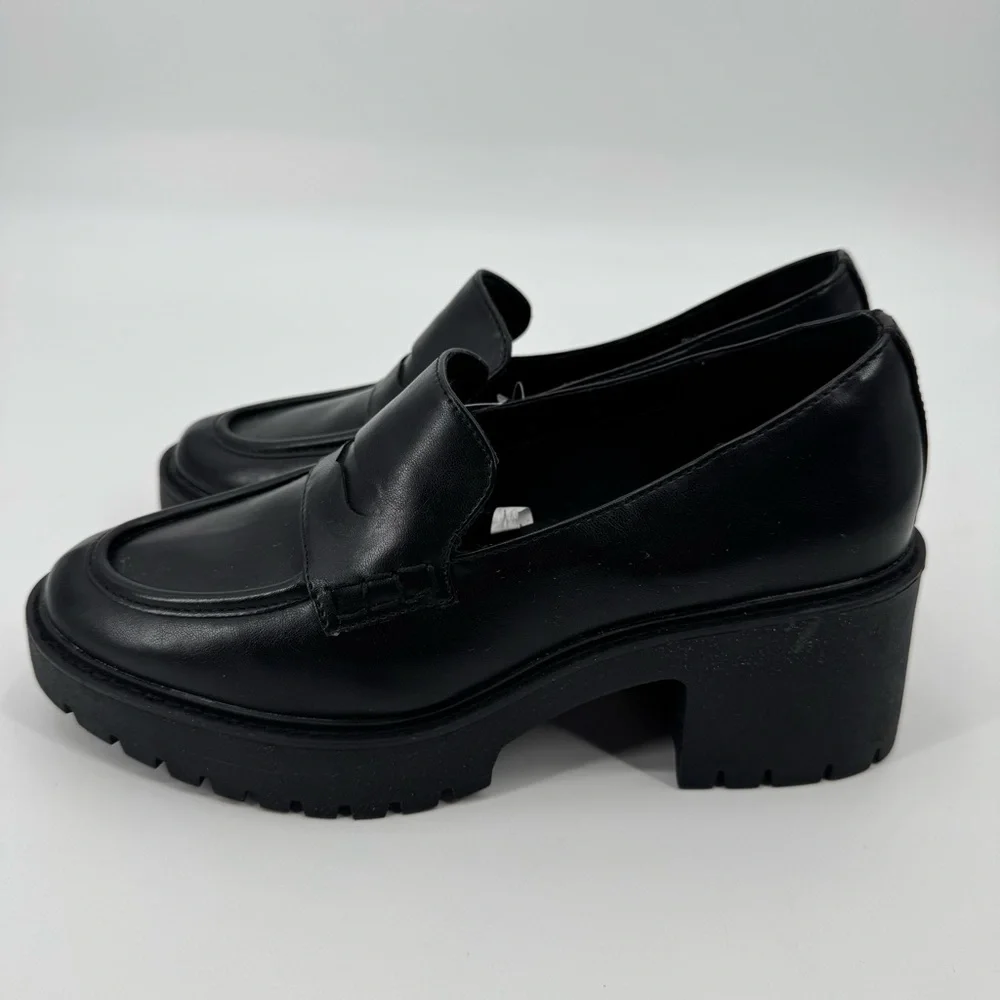 Universal Thread sleek black